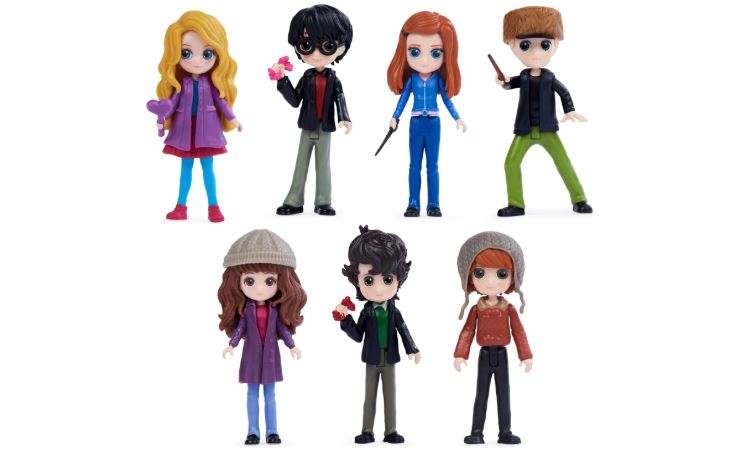 Wizarding World Harry Potter, Magical Minis Hogsmeade Collector Set with 7 Figures, Kids Toys for Girls and Boys Ages 6 and up 