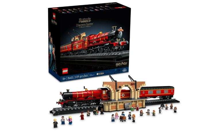 LEGO Harry Potter Hogwarts Express – Collectors' Edition 76405, Iconic Replica Model Steam Train from The Films, Collectible Memorabilia Set for Adults
