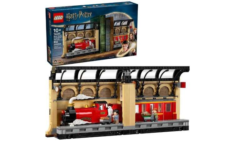 LEGO Harry Potter Book Nook: Hogwarts Express Building Set - Bedroom Shelf Decor for Boys, Girls, & Fans, Ages 10+ - Collectible Harry & Ron...
