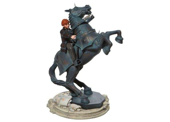 Enesco Harry Potter Ron Weasley on Horse Chess Piece Figurine, 12.5 Inch, Multicolor