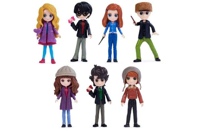 Wizarding World Harry Potter, Magical Minis Hogsmeade Collector Set with 7 Figures, Kids Toys for Girls and Boys Ages 6 and up