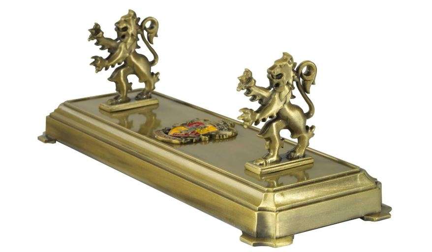 The Noble Collection Harry Potter Gryffindor House Wand Stand