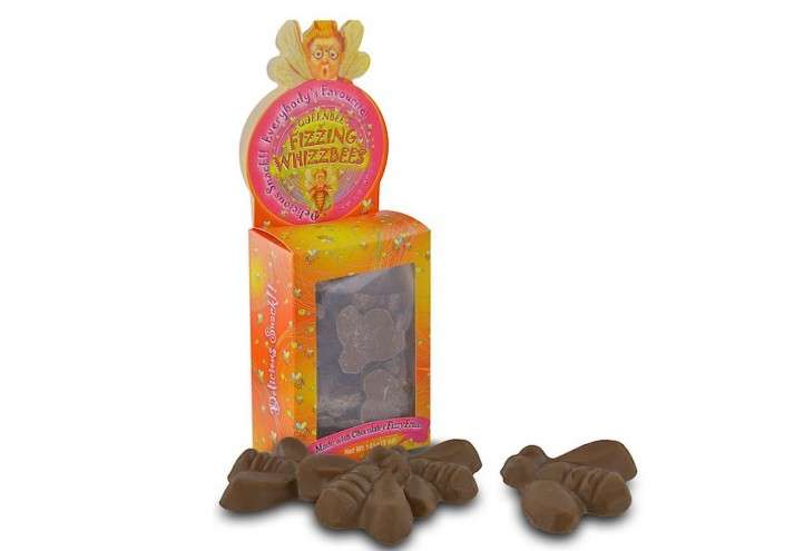 Universal Studios Wizarding World of Harry Potter Park Honeydukes Emporium Queen Bee Fizzing Whizzbies Chocolate Fizzy Fruits Candy 6 Oz