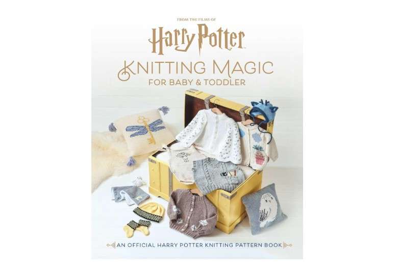Harry Potter: Knitting Magic for Baby and Toddler: An Official Harry Potter Knitting Pattern Book
