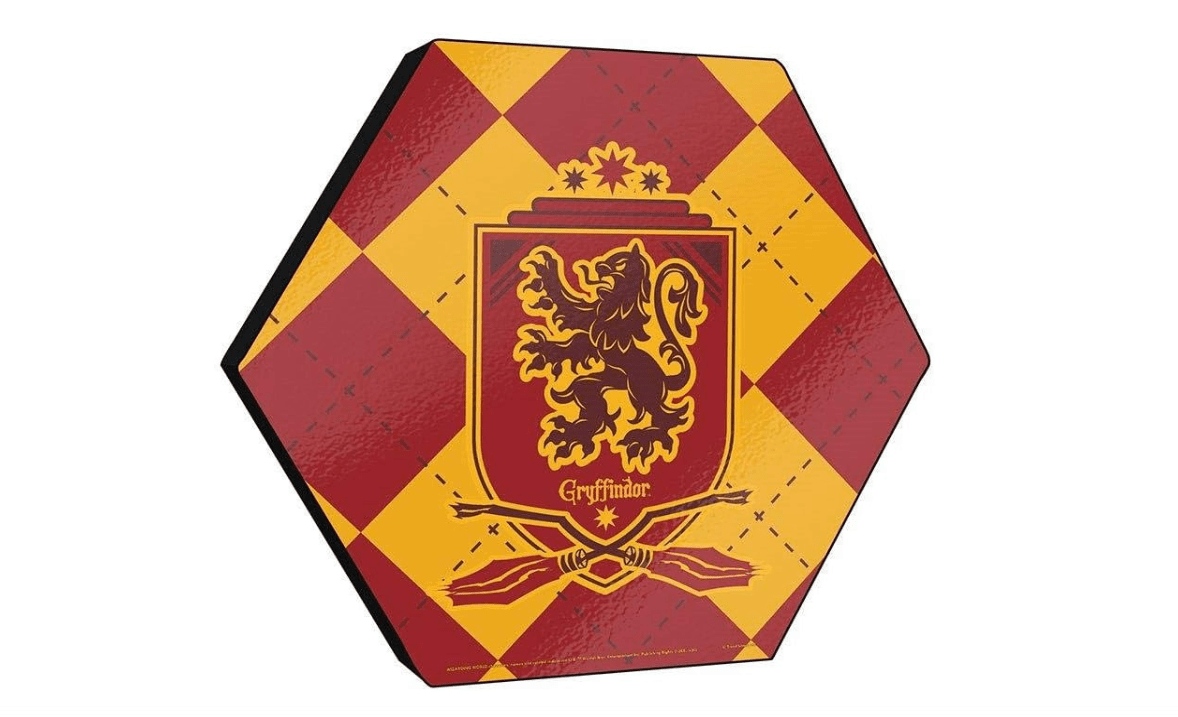 Harry Potter – Gryffindor – Hogwarts House Crest – Argyle Plaid - 11.5” X 10” Hexagon Shaped KNEXAGON Wood Print – Hang Alone or Connect to Other Pieces –...