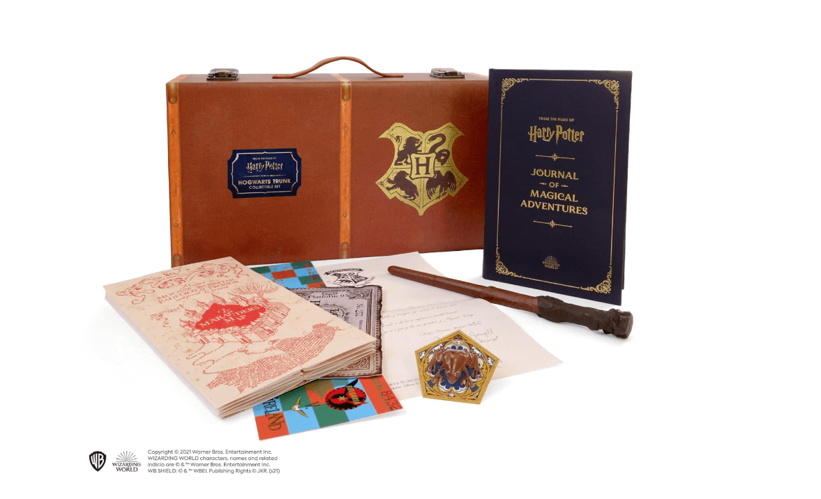 Harry Potter: Hogwarts Trunk Collectible Set
