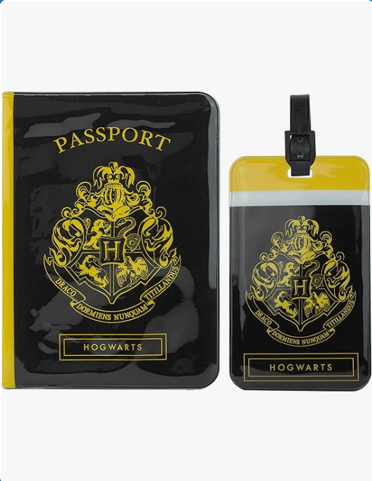 Cinereplicas Harry Potter - Set of Tag & Passport Cover Hogwarts - Official License