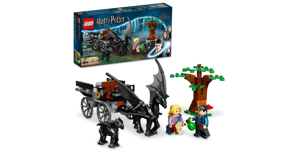 LEGO Harry Potter Hogwarts Carriage & Thestrals Set 76400, Building Toy for Kids 7 Plus Years Old with 2 Winged Horse Figures and Luna Lovegood Minifigure
