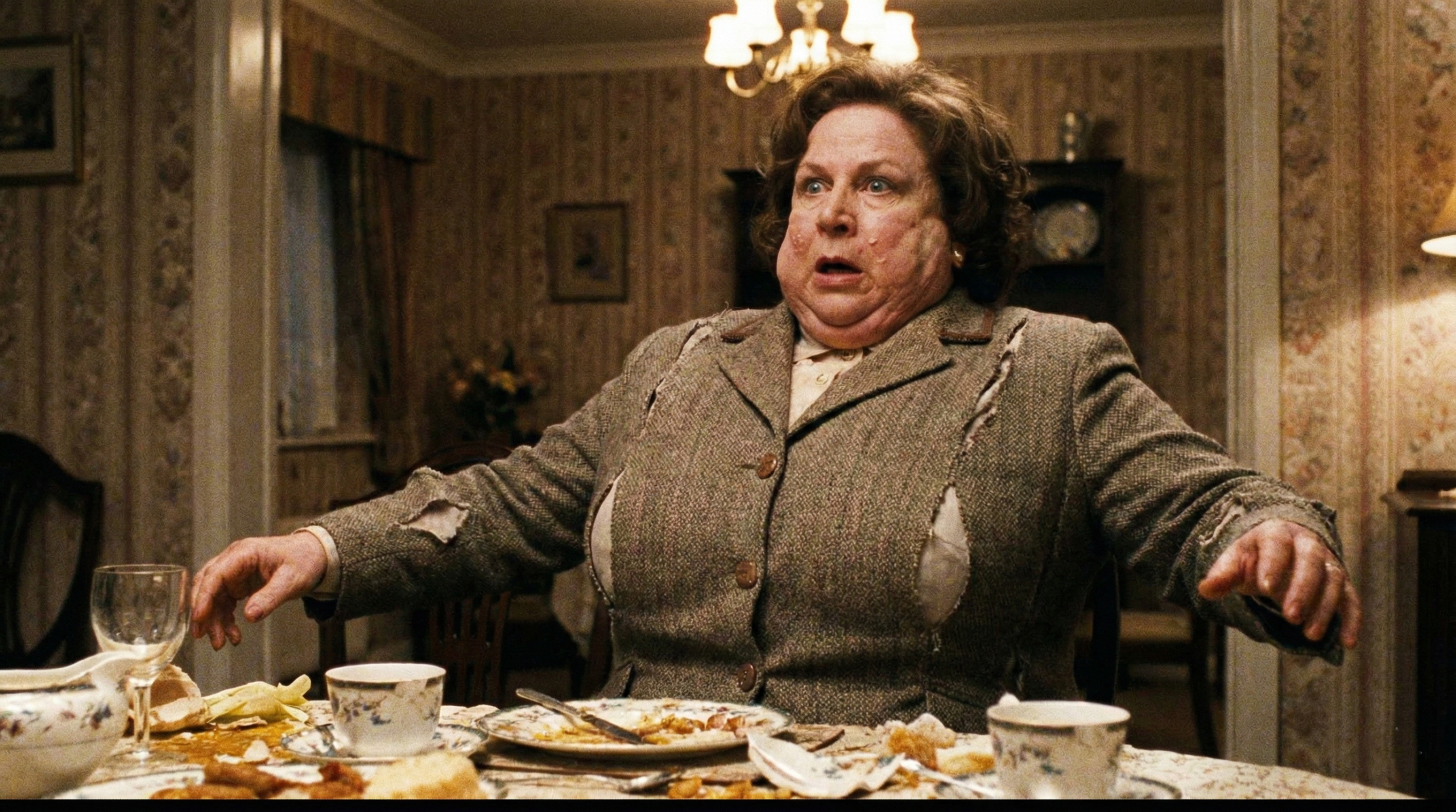 Aunt Marge inflation scene practical effects with Pam Ferris in Harry Potter and the Prisoner of Azkaban