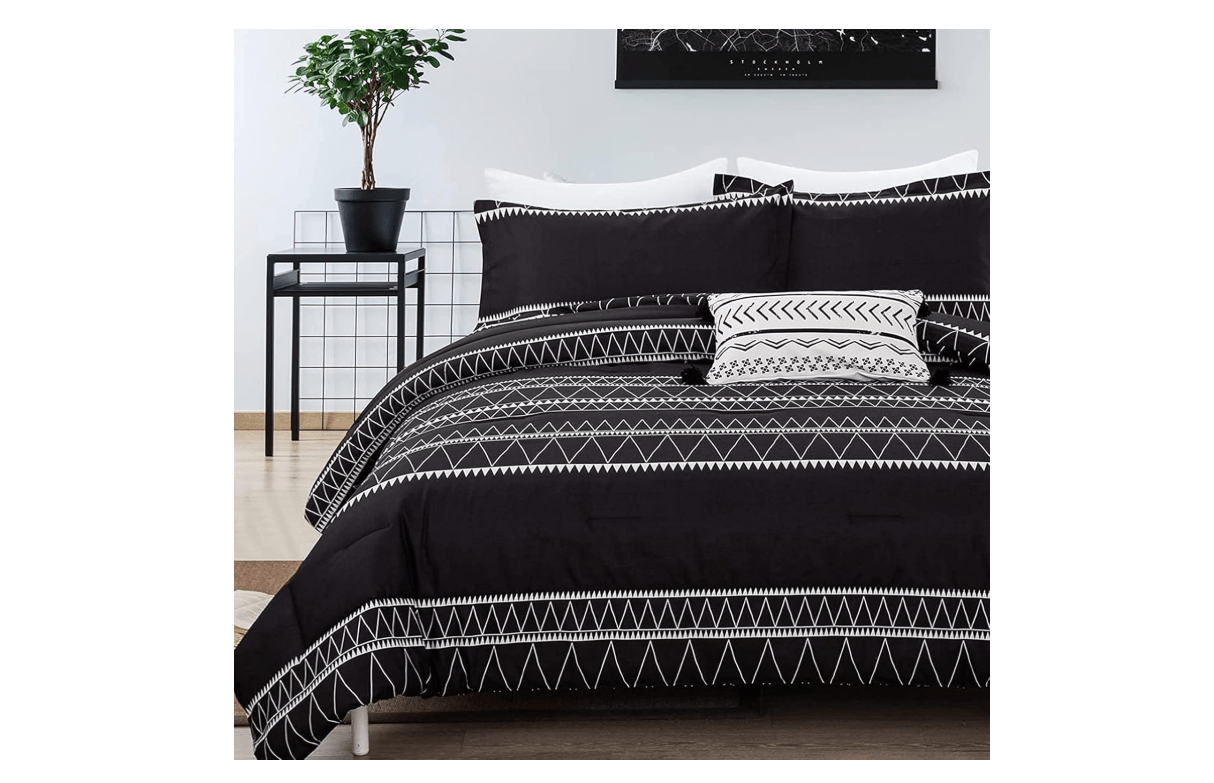 WONGS BEDDING Black Comforter Set Twin, Reversible Boho Triangle Striped Down Alternative Comforter Set for Twin Bed - 2 Pieces (1 Comforter + 1...
