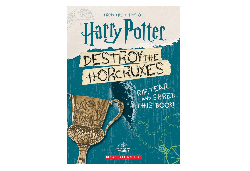Destroy the Horcruxes (Official Harry Potter Activity Book) 