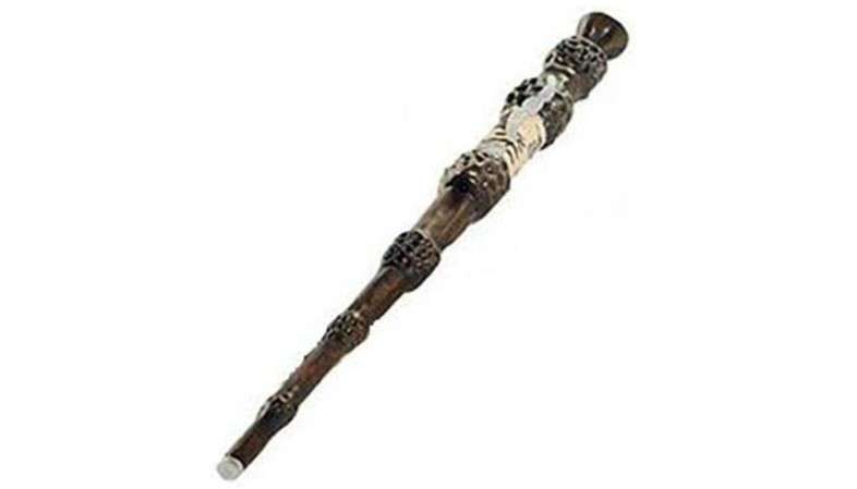 Harry Potter, Albus Dumbledorers Wizard Training Wand - 11 SPELLS TO CAST!
