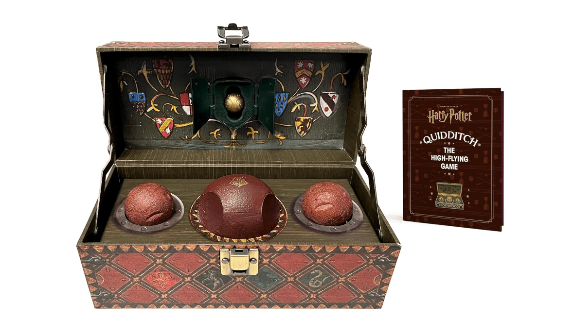 Harry Potter Collectible Quidditch Set (Includes Removeable Golden Snitch!): Revised Edition
